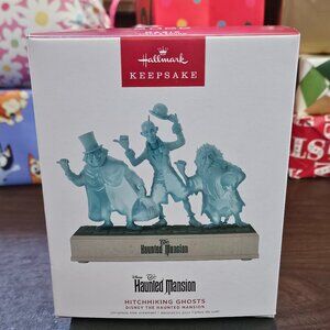 Hallmark Disney Haunted Mansion Hitchhiking Ghosts Musical Ornament with Light